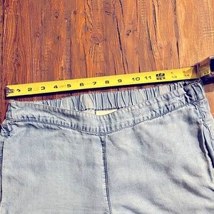 Xs Jjill super soft light denim crop pants with pockets wide leg. Super cute !